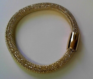 MAGNETIC GOLD PLATED MESH BRACELET G100