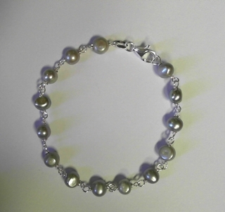 SILVER FANCY BRACELET GREY FRESHWATER PEAR