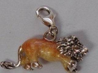 ENAMEL LION WITH ITALIAN CLASP