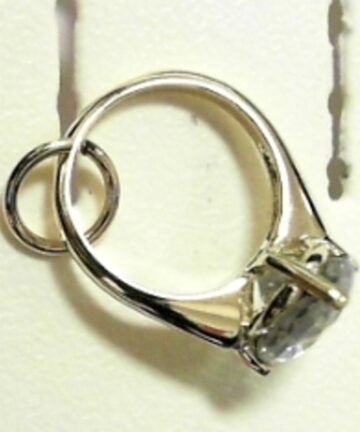 PN--430 9CT GOLD SMALL CZ RING PENDANT
