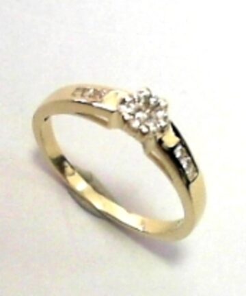 RI-3252 9CT  GOLD DIAMOND RING