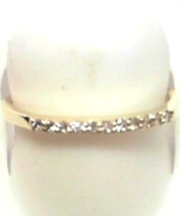 RI-3254 9CT GOLD DIAMOND RING