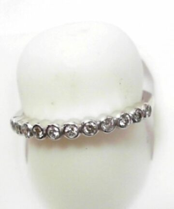 RI-3260 9CT WHITE GOLD DIAMOND RING