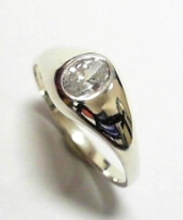 SR1925C MEDIUM OVAL CLEAR CZ RING