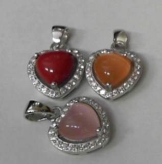 SS--25P SILVER CAT EYE SET IN HEART SHAPE PENDANT